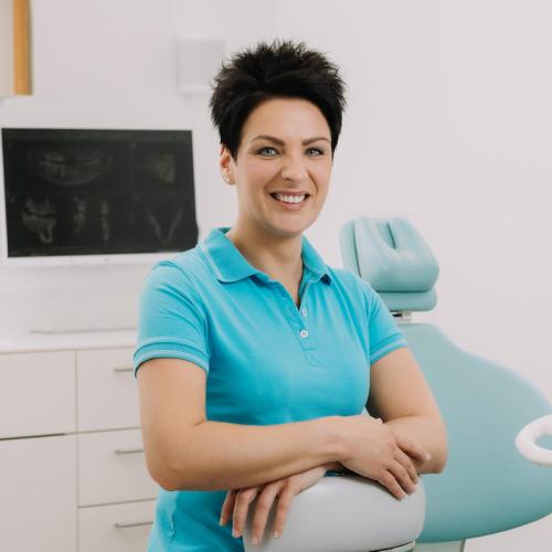 Cornelia Ziegler - fortgebildete Zahnmedizinische Fachangestellte (ZFA) in der Zahnarztpraxis Helmut Pongratz in Deggendorf